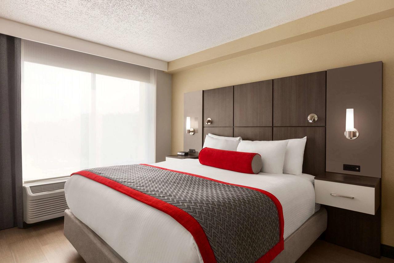 Ramada By Wyndham Suites Orlando Airport - thumb 41