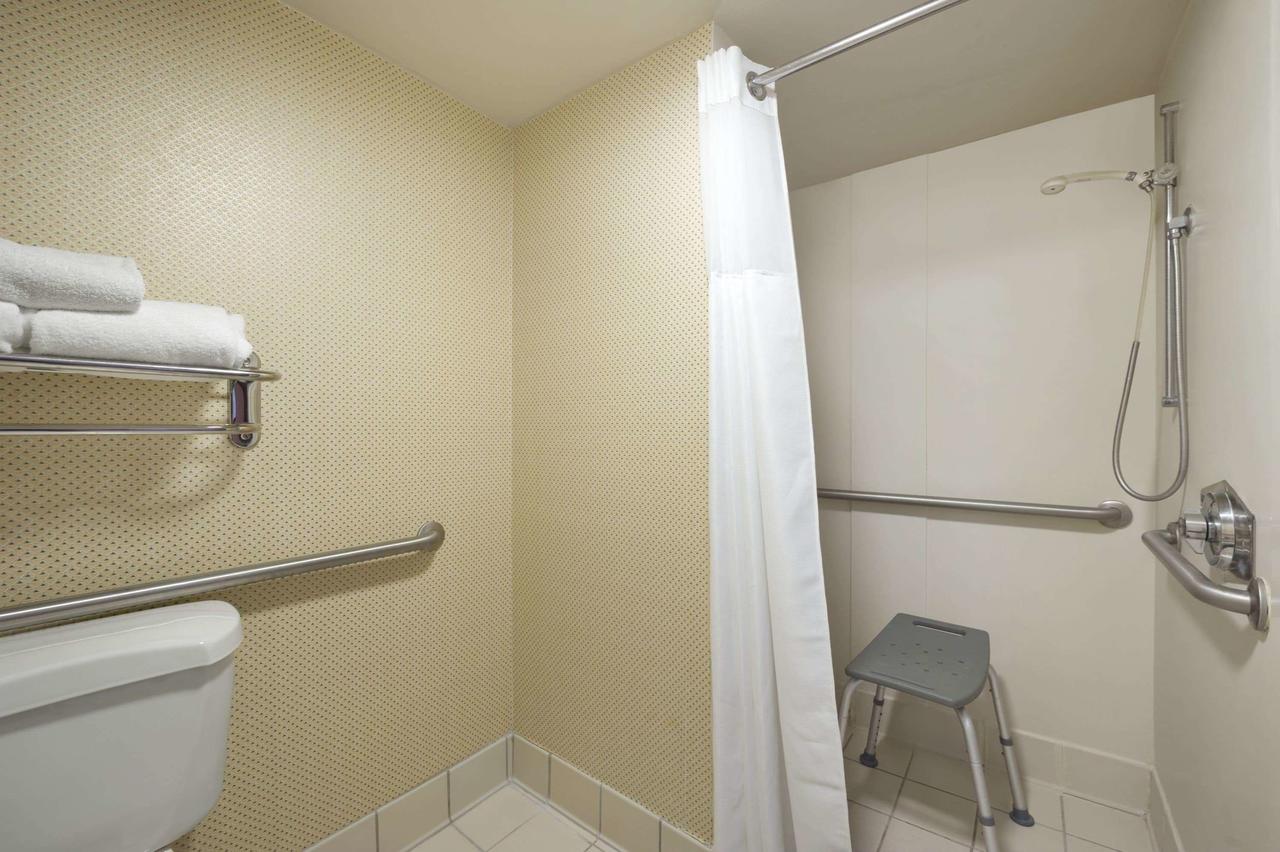 Ramada By Wyndham Suites Orlando Airport - thumb 44
