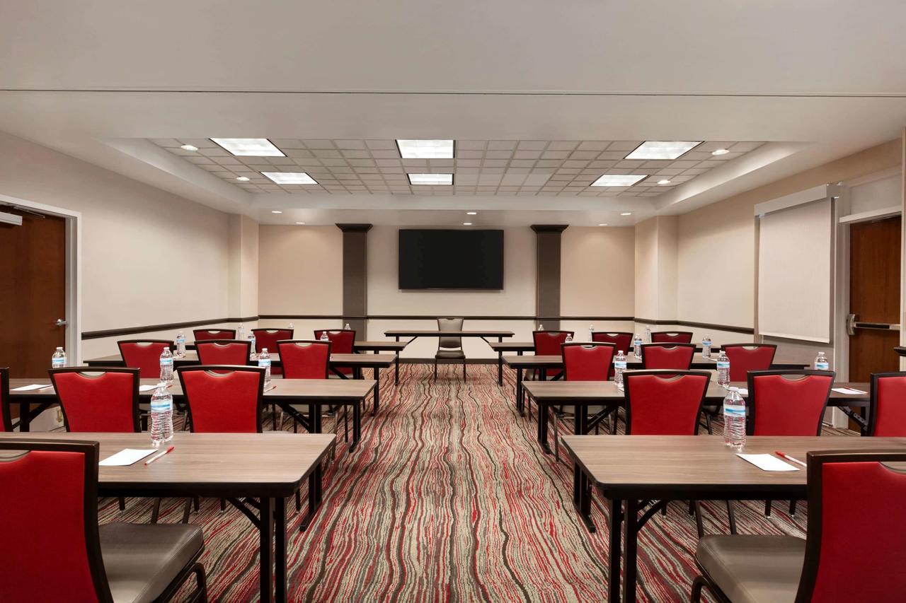 Ramada By Wyndham Suites Orlando Airport - thumb 39