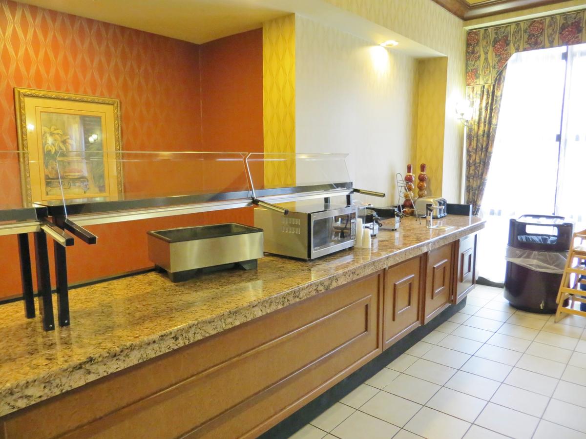 Ramada By Wyndham Suites Orlando Airport - thumb 25