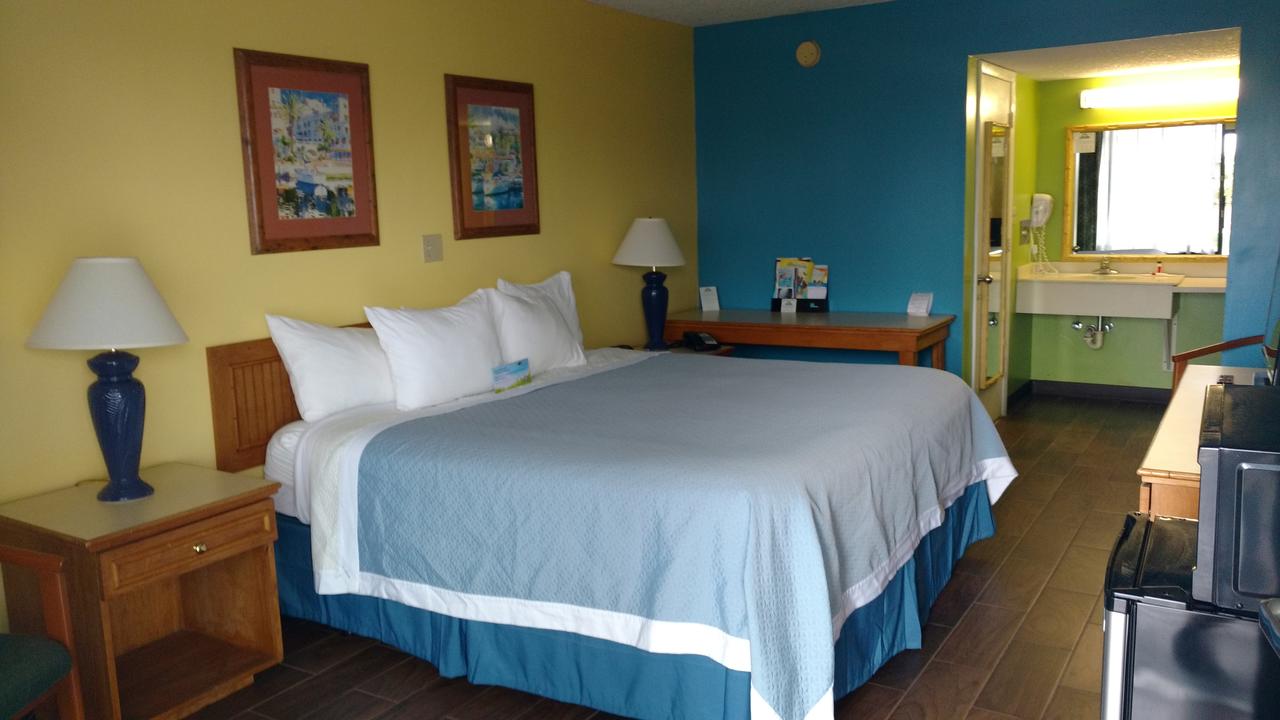 Days Inn & Suites By Wyndham Davenport - thumb 2