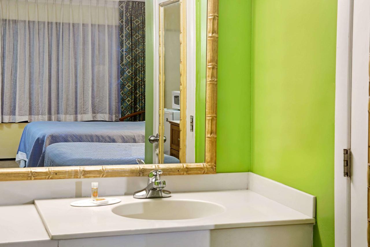 Days Inn & Suites By Wyndham Davenport - thumb 20