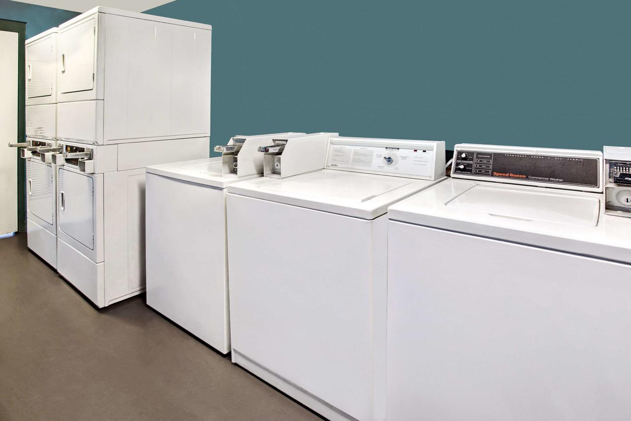 Days Inn & Suites By Wyndham Davenport - thumb 28