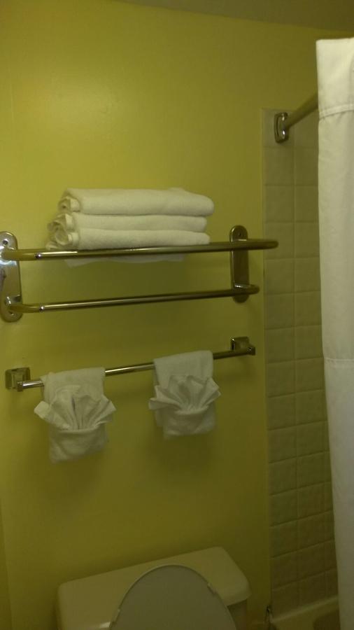 Days Inn & Suites By Wyndham Davenport - thumb 6