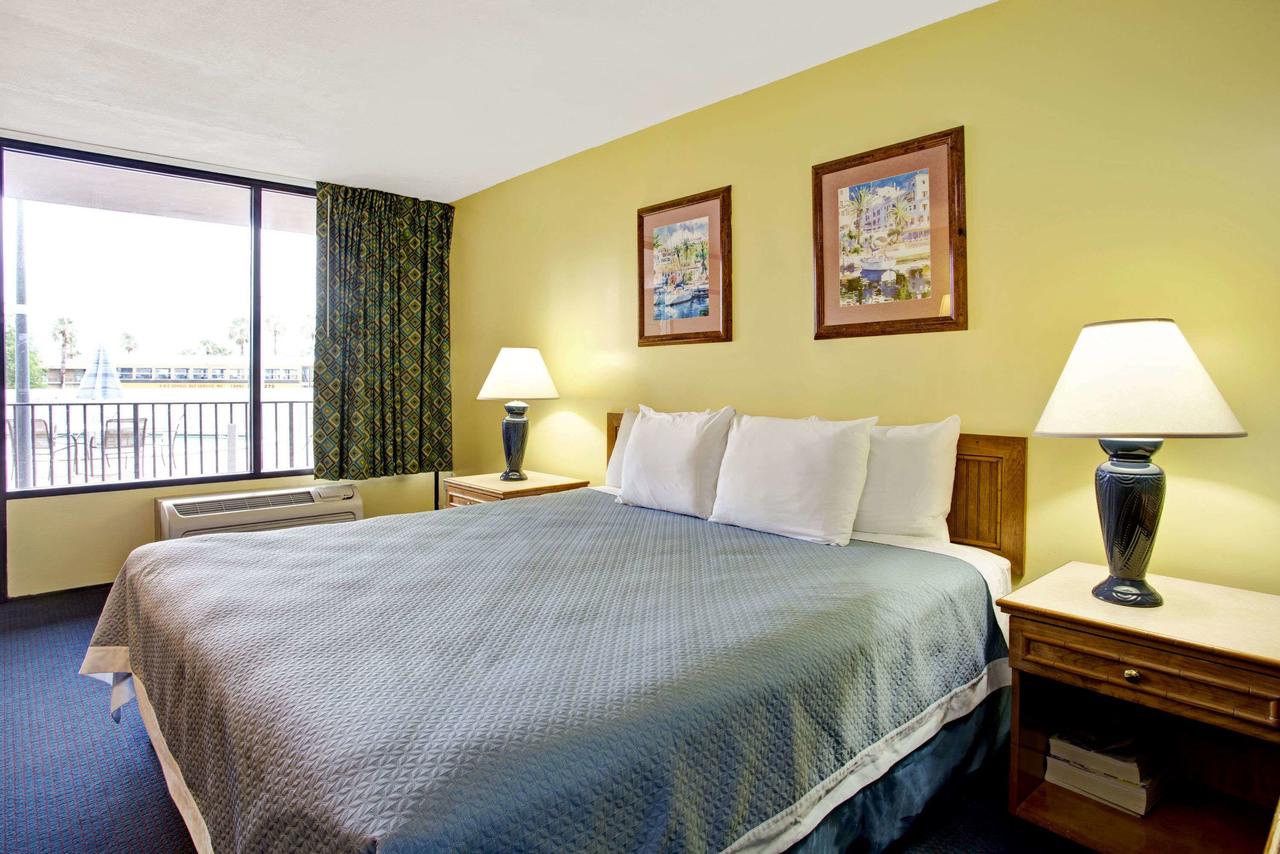 Days Inn & Suites By Wyndham Davenport - thumb 29