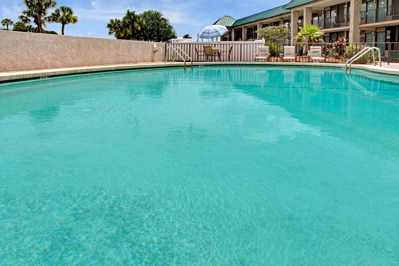 Days Inn & Suites By Wyndham Davenport - thumb 25