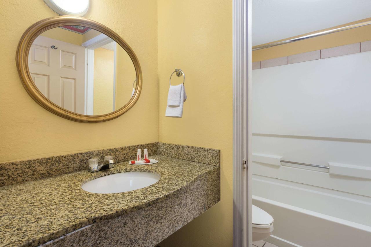 Days Inn By Wyndham Orlando/International Drive - thumb 24