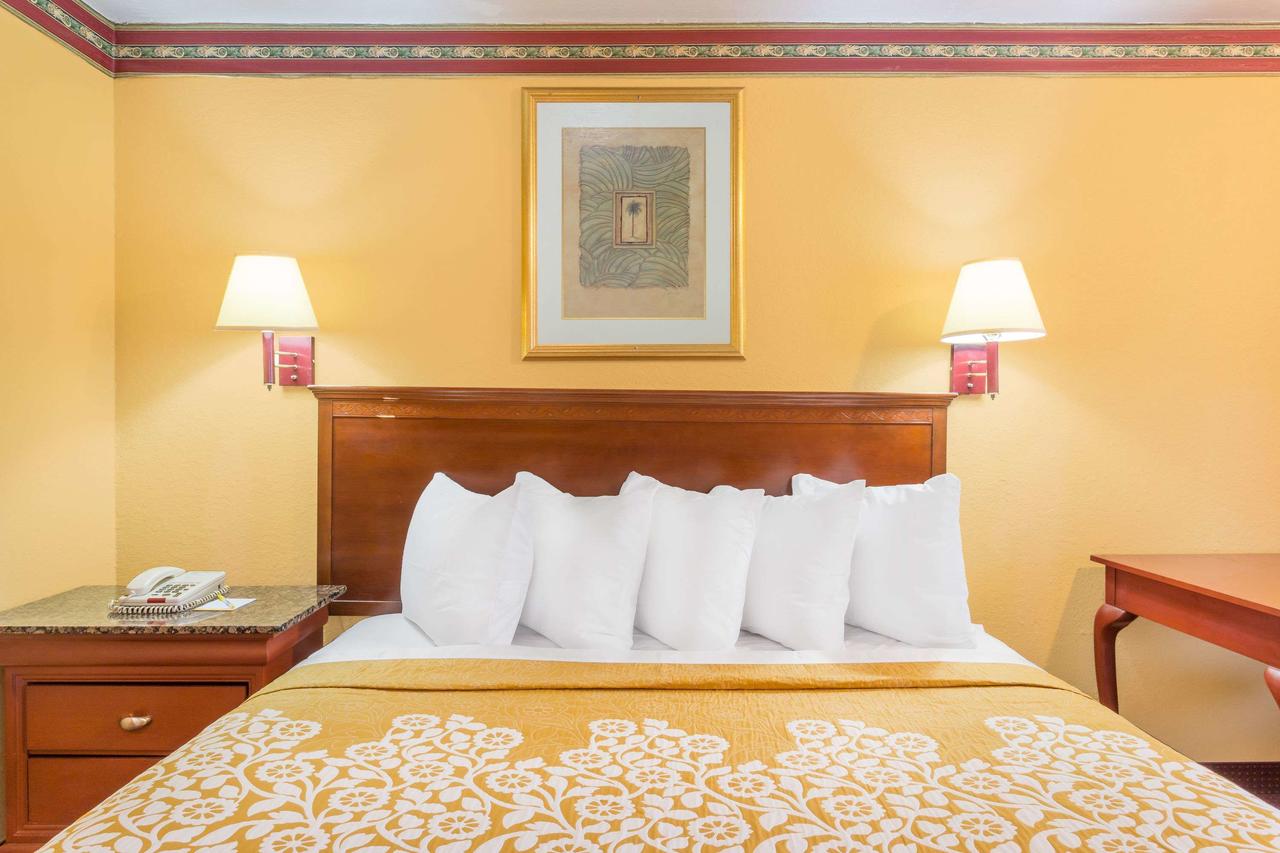 Days Inn By Wyndham Orlando/International Drive - thumb 25