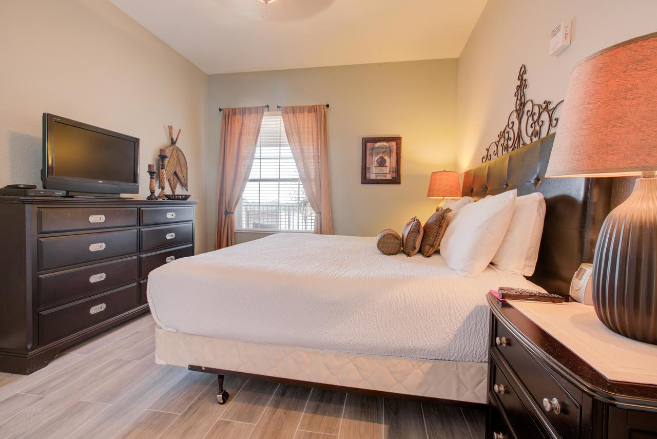 Lakeview Executive Penthouse - thumb 35