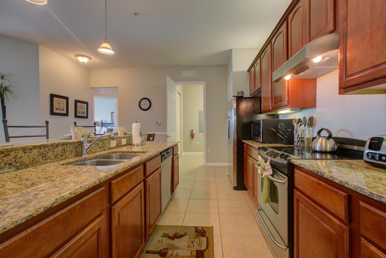 Lakeview Executive Penthouse - thumb 18