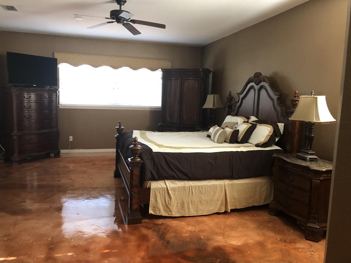 Orlando Centrally Located Luxury Home With Pool! - thumb 1