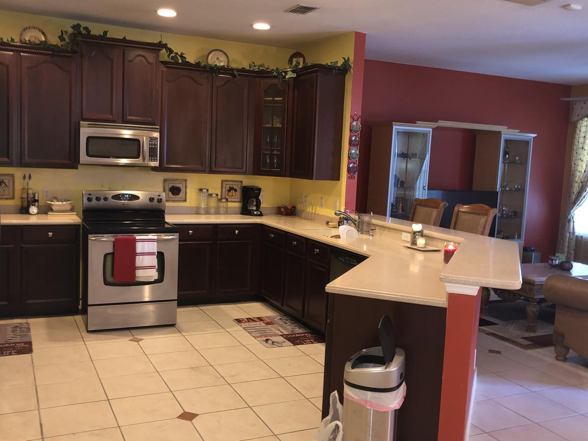 Orlando Centrally Located Luxury Home With Pool! - thumb 8