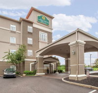 La Quinta Inn  Suites Cincinnati Arpt - Orlando Tourists