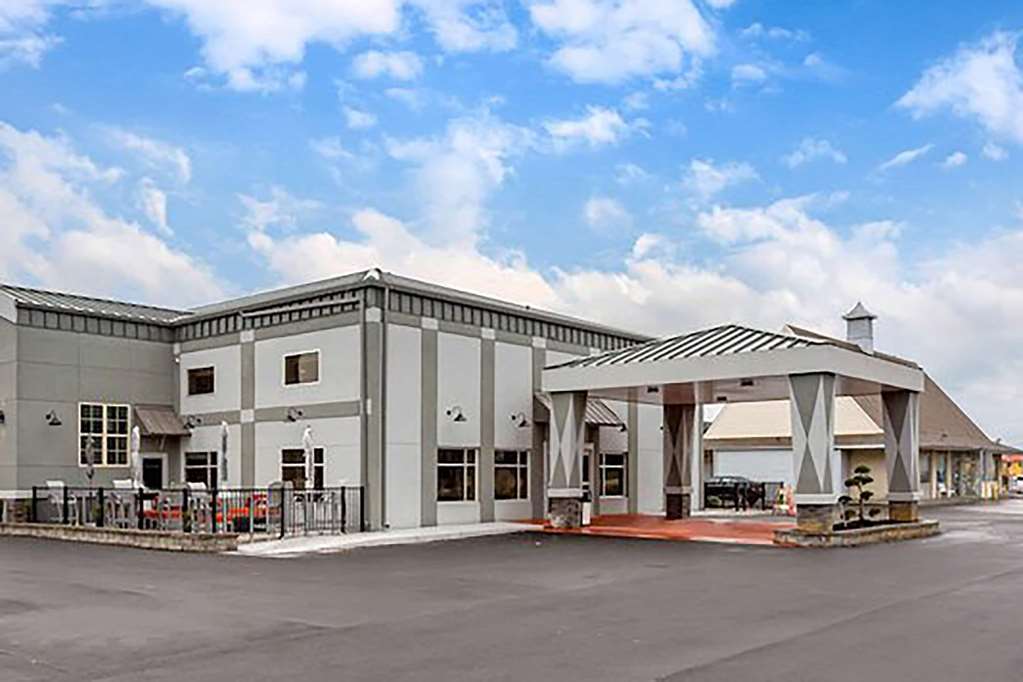 Days Inn & Suites By Wyndham - thumb 0