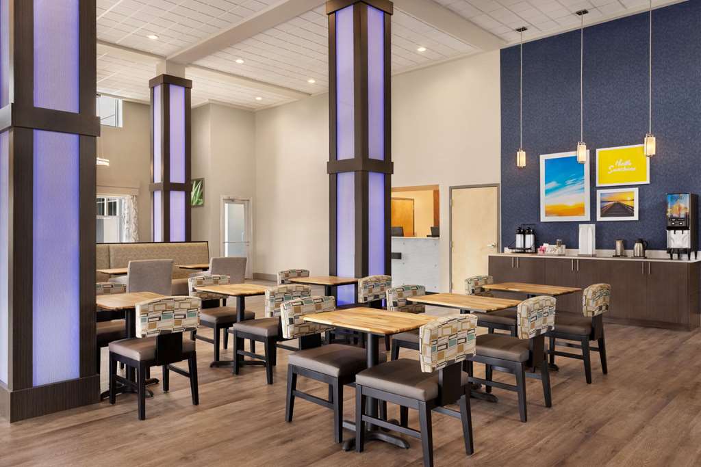 Days Inn & Suites By Wyndham - thumb 16
