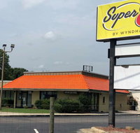 Super 8 by Wyndham Battleboro Rocky Moun - Orlando Tourists
