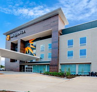 La Quinta Inn  Suites by Wyndham - Orlando Tourists