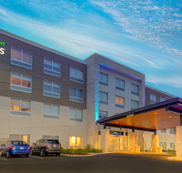 Holiday Inn Express  Suites King George - Orlando Tourists