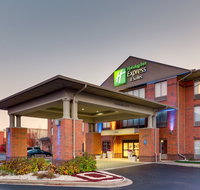 Holiday Inn Express  Suites - Orlando Tourists