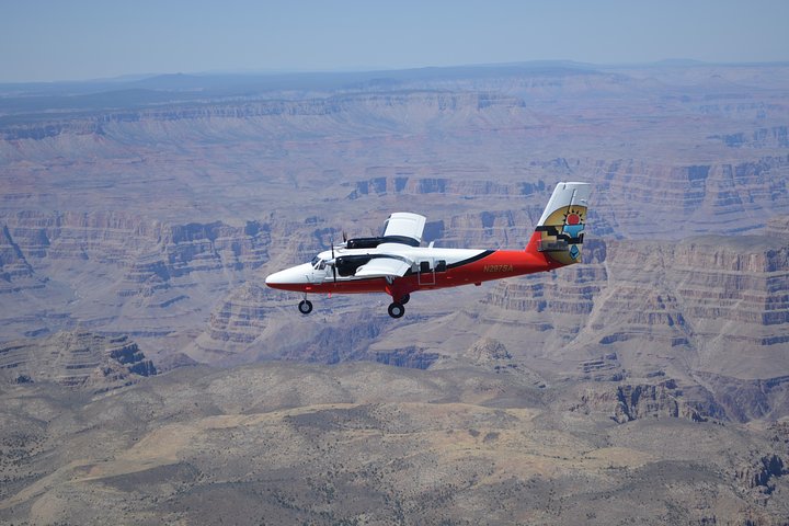 Grand Canyon Landmarks Tour By Airplane With Optional Hummer Tour - thumb 1