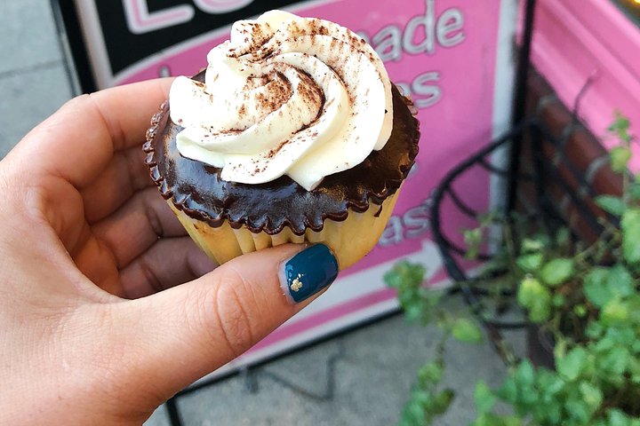 Cocktails & Cannoli: Boston's North End Dessert Tour - thumb 2