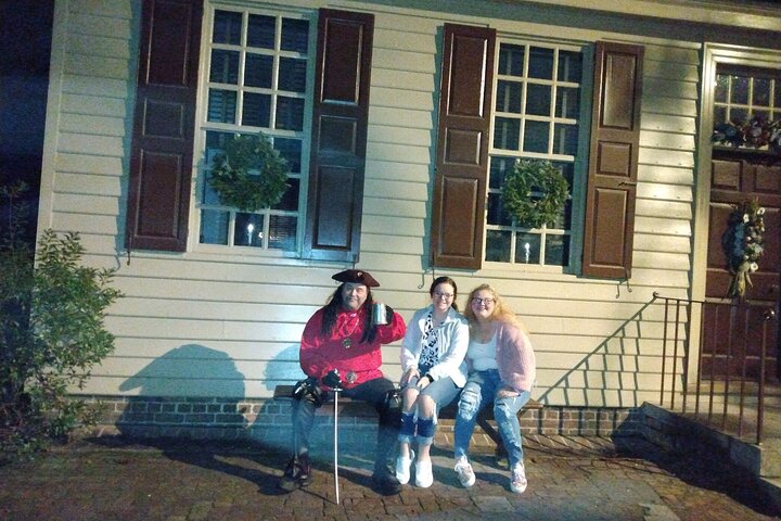 Williamsburg Ghosts, Witches And Pirates Tour - thumb 4