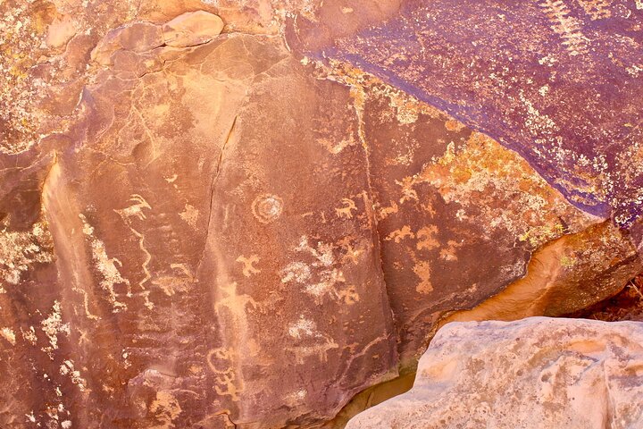 Off-Road Adventure To Glitter Mountain And Indian Petroglyph's - thumb 2