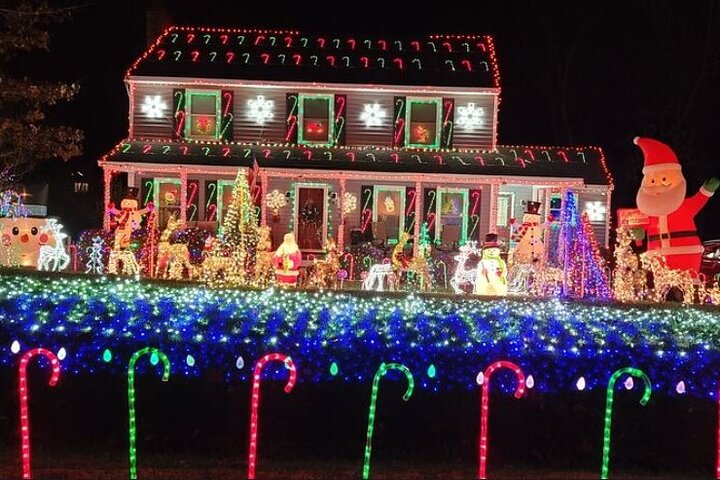 Half-Day Holiday And Tacky Lights Tour In Richmond - thumb 4